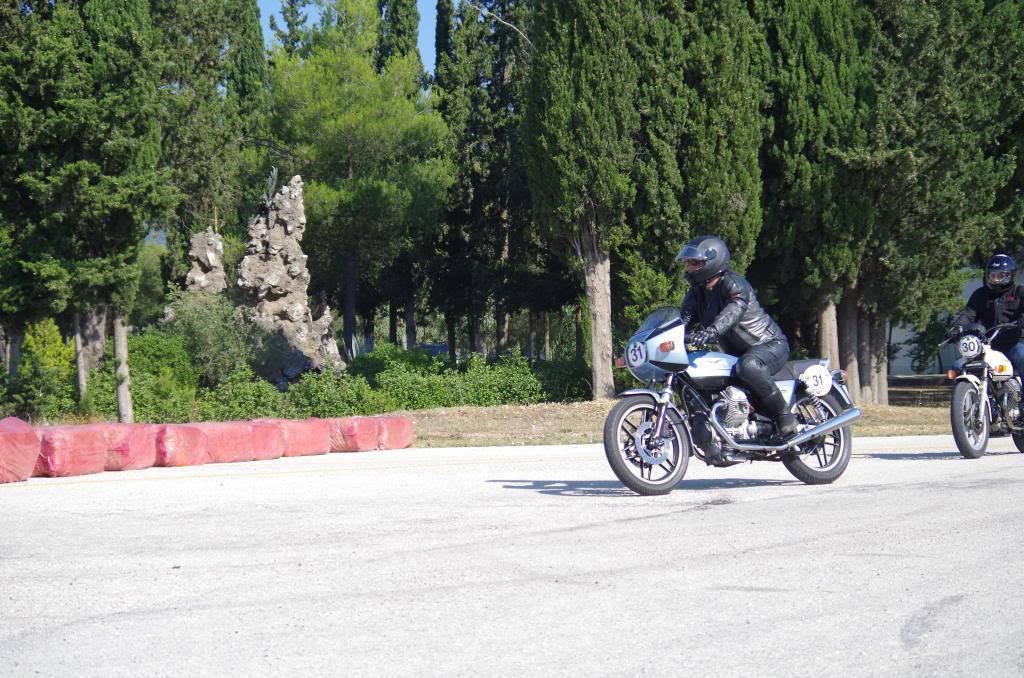 http://i1159.photobucket.com/albums/p629/thrylos11/2013%20TATOI/IMGP0757_zps442c0ee8.jpg