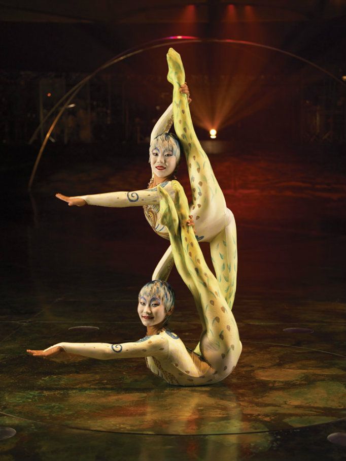 Contortion-PicCreditCamirand-CostumeCreditDominiqueLe