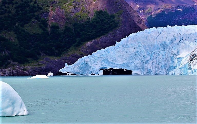 glacier%20boat_zpsrsrps0ji.jpg