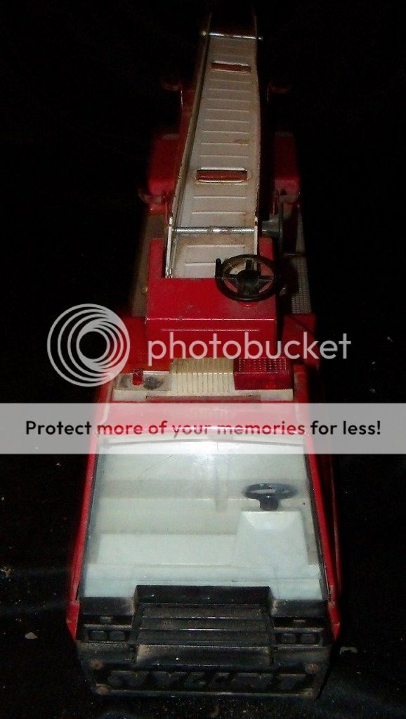 Vtg Nylint Firetruck Fire Engine Truck Pressed Steel Aerial Hook N Ladder Toy